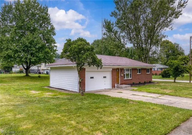 Photo 3 of Single family home for sale at 4138 Genevieve Blvd, Stow, OH 44224 | MLS# 5237062 | Listing updated on 2026-10-05