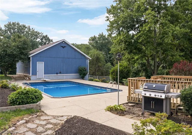 Photo 3 of Single family home for sale at 8035 High Ml Ave Nw, Canal Fulton, OH 44614 | MLS# 5236413 | Listing updated on 2026-09-26