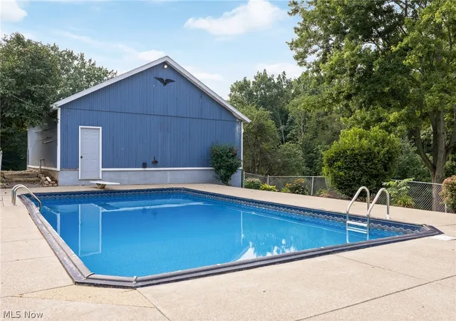 Photo 3 of Single family home for sale at 8035 High Ml Ave NW, Canal Fulton, OH 44614 | MLS# 5236413 | Listing updated on 2026-09-26