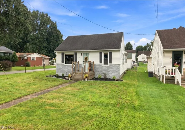Photo 2 of Sale Pending at 1318 10th Street, Vienna, WV 26105 | MLS# 5237019 | Listing updated on 2026-09-10