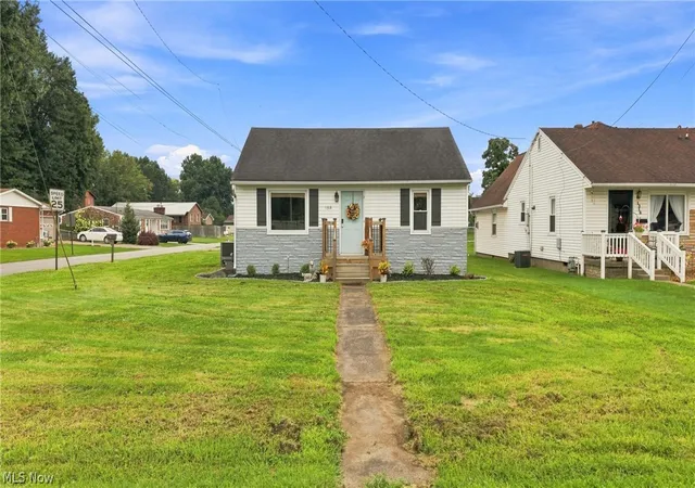 Photo 3 of Sale Pending at 1318 10th Street, Vienna, WV 26105 | MLS# 5237019 | Listing updated on 2026-09-10