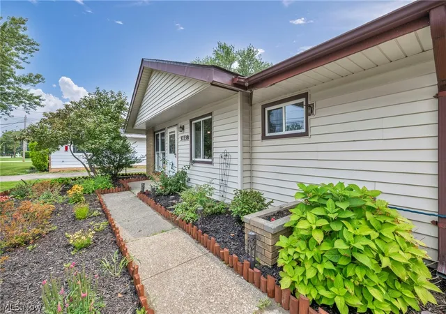 Photo 2 of Single family home for sale at 37338 Lakeshore Blvd, Eastlake, OH 44095 | MLS# 5236874 | Listing updated on 2026-09-25
