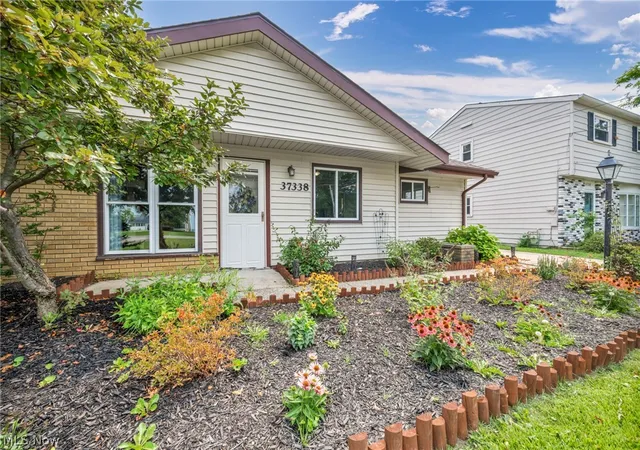 Photo 3 of Single family home for sale at 37338 Lakeshore Blvd, Eastlake, OH 44095 | MLS# 5236874 | Listing updated on 2026-09-25