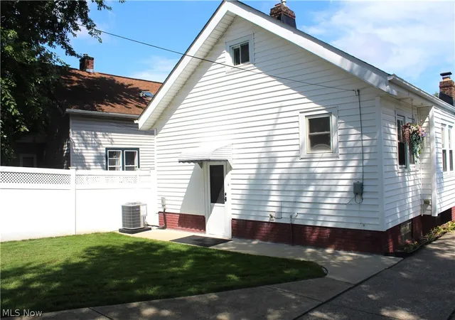 Photo 4 of Sale Pending at 5805 Northcliff Ave, Cleveland, OH 44144 | MLS# 5237030 | Listing updated on 2026-09-11
