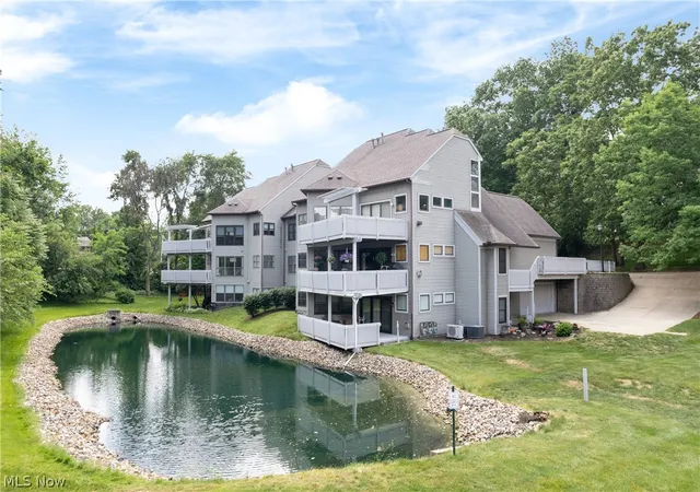 Photo 2 of Condo for sale at 3919 Marsh View Dr, Green, OH 44319 | MLS# 5237192 | Listing updated on 2026-09-06