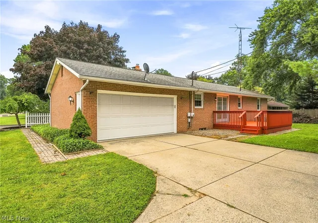 Photo 2 of Single family home for sale at 4501 Orchard Dale Dr Nw, Canton, OH 44709 | MLS# 5236438 | Listing updated on 2026-09-08