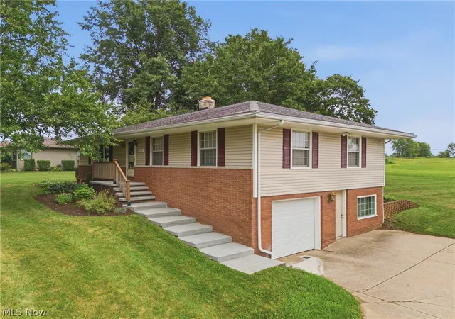 Photo 3 of Sale Pending at 3460 Swallen Ave, Louisville, OH 44641 | MLS# 5235988 | Listing updated on 2026-09-27