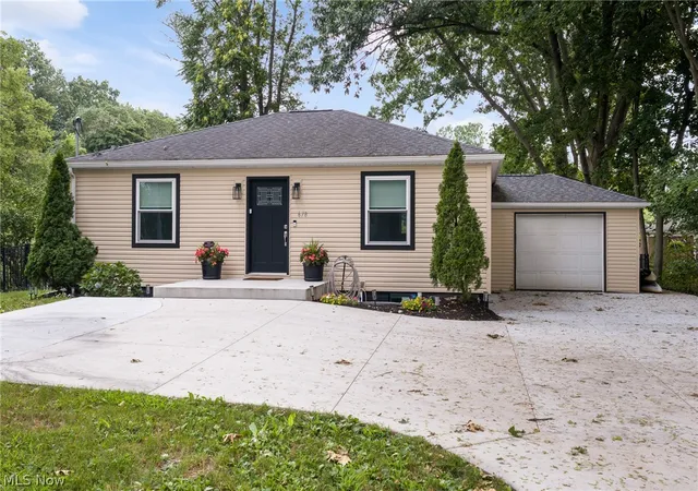 Photo 37 of Sale Pending at 678 Portage Lakes Dr, Coventry Township, OH 44319 | MLS# 5236813 | Listing updated on 2026-09-05