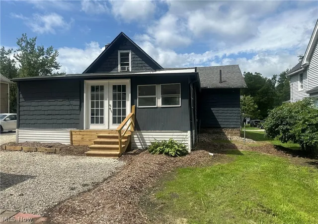 Photo 2 of Single family home for sale at 473 S Walnut St, Ravenna, OH 44266 | MLS# 5237024 | Listing updated on 2026-09-16