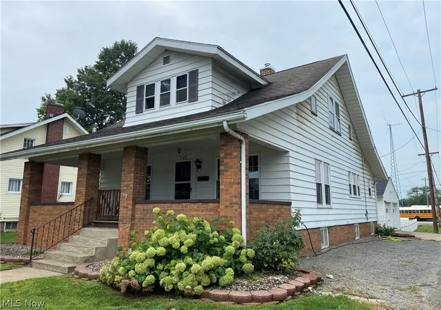 Photo 2 of Sale Pending at 528 S River St, Newcomerstown, OH 43832 | MLS# 5235285 | Listing updated on 2026-09-15