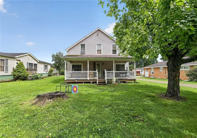 Photo 1 of Single family home for sale at 620 Lincoln Ave Nw, Carrollton, OH 44615 | MLS# 5237361 | Listing updated on 2026-09-22
