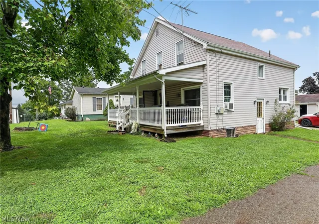 Photo 2 of Single family home for sale at 620 Lincoln Ave Nw, Carrollton, OH 44615 | MLS# 5237361 | Listing updated on 2026-09-22
