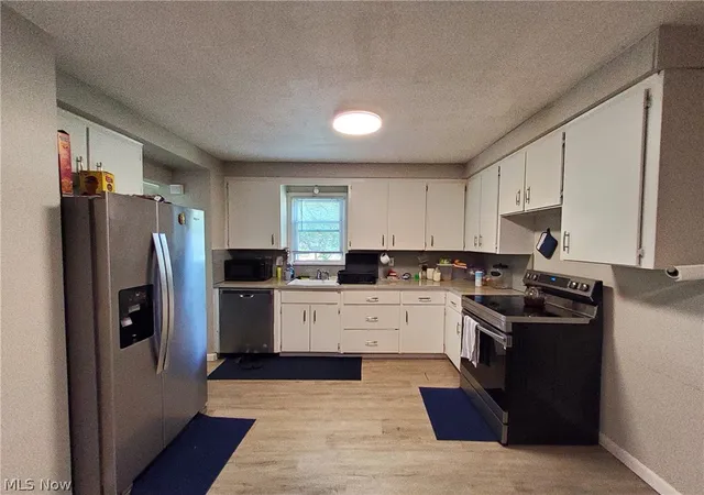 Photo 3 of Single family home for sale at 4113 Stonehaven Rd, Cleveland, OH 44121 | MLS# 5234443 | Listing updated on 2026-09-14