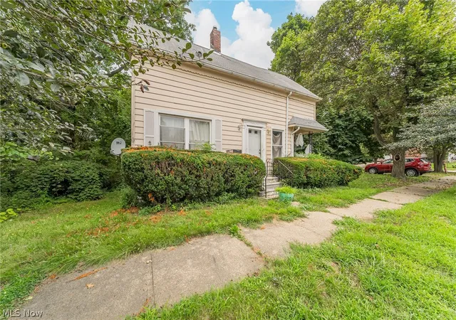 Photo 3 of Single family home for sale at 1223 Delos St, Akron, OH 44306 | MLS# 5237271 | Listing updated on 2026-09-09