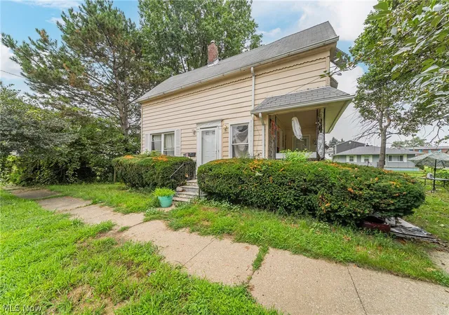 Photo 3 of Single family home for sale at 1223 Delos St, Akron, OH 44306 | MLS# 5237271 | Listing updated on 2026-09-09