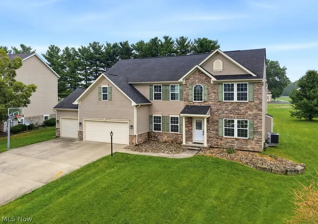 Photo 2 of Sale Pending at 6572 Birchbark Ave Ne, Canton, OH 44721 | MLS# 5237070 | Listing updated on 2026-10-02