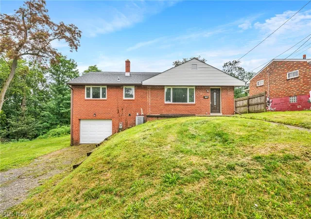 Photo 1 of Single family home for sale at 156 Greenwich Ave, Steubenville, OH 43952 | MLS# 5237086 | Listing updated on 2026-09-02