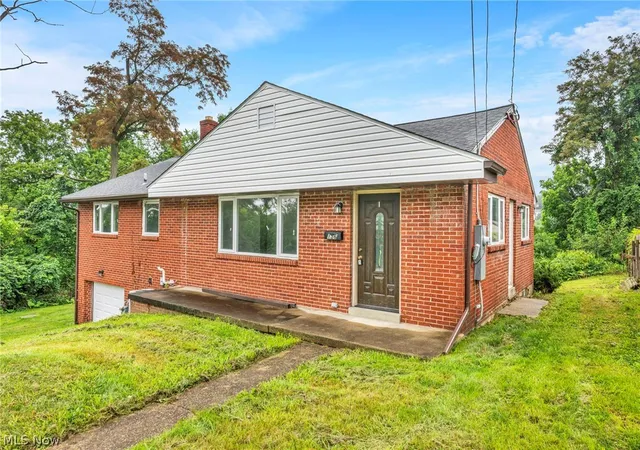 Photo 3 of Single family home for sale at 156 Greenwich Ave, Steubenville, OH 43952 | MLS# 5237086 | Listing updated on 2026-09-02