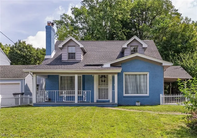 Photo 2 of Single family home for sale at 2311 Coronado Ave, Youngstown, OH 44504 | MLS# 5237587 | Listing updated on 2026-09-11