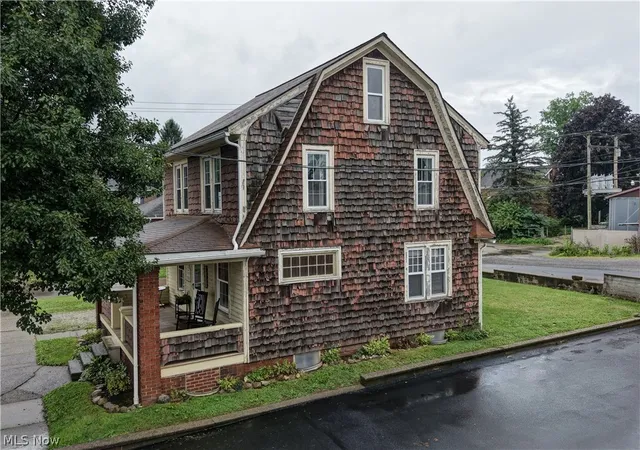 Photo 4 of Single family home for sale at 121 2nd Street SE, Brewster, OH 44613 | MLS# 5237636 | Listing updated on 2026-09-14