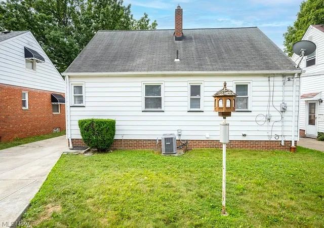 Photo 4 of Single family home for sale at 21101 Crystal Ave, Euclid, OH 44123 | MLS# 5237533 | Listing updated on 2026-09-29