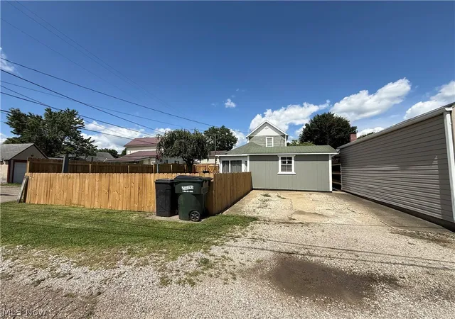 Photo 3 of Single family home for sale at 839 Locust St, Coshocton, OH 43812 | MLS# 5237556 | Listing updated on 2026-09-15