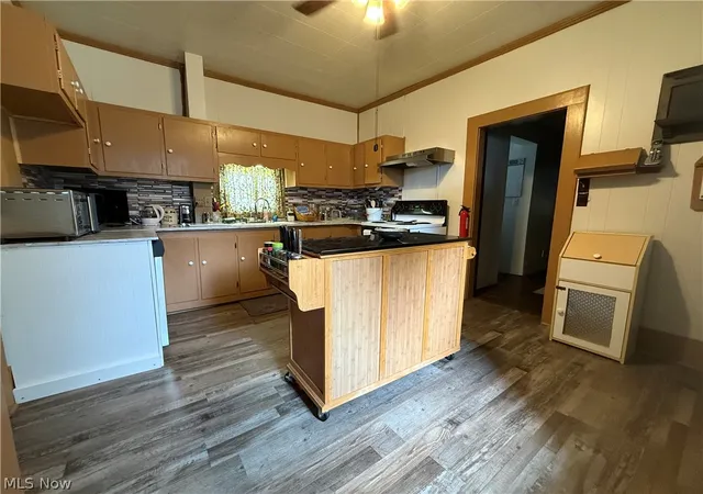 Photo 3 of Single family home for sale at 839 Locust St, Coshocton, OH 43812 | MLS# 5237556 | Listing updated on 2026-09-15