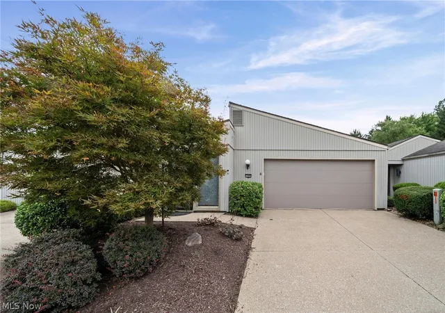 Photo 3 of Single family home for sale at 11025 Southwind Ct, Strongsville, OH 44149 | MLS# 5237532 | Listing updated on 2026-09-04