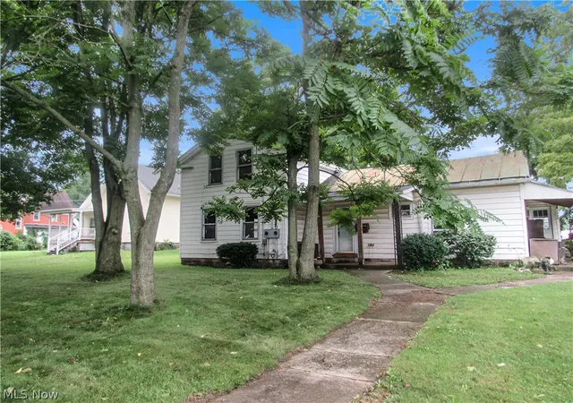 Photo 2 of Sale Pending at 106 Prospect St, Wellington, OH 44090 | MLS# 5237690 | Listing updated on 2026-09-15