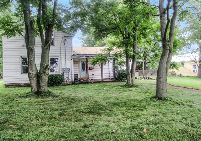 Photo 3 of Sale Pending at 106 Prospect St, Wellington, OH 44090 | MLS# 5237690 | Listing updated on 2026-09-15