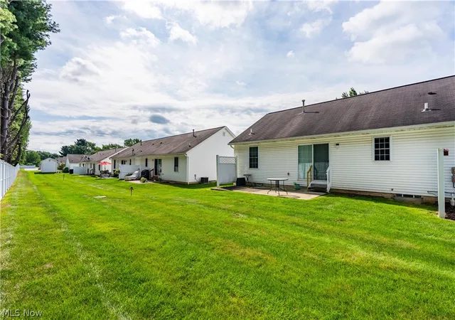Listing Photo 5 - Condo for sale in building located at 315 Abby Ln, Hartville, OH 44632