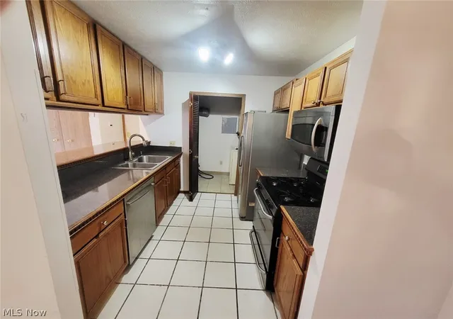 Photo 3 of Condo for sale at 8671 Scenicview Dr #205, Broadview Heights, OH 44147 | MLS# 5237750 | Listing updated on 2026-09-22