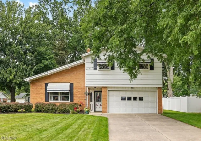 Photo 1 of Single family home for sale at 28520 Spruce Dr, North Olmsted, OH 44070 | MLS# 5236258 | Listing updated on 2026-09-21