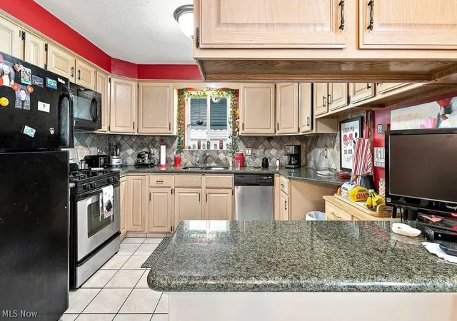 Photo 4 of Single family home for sale at 28520 Spruce Dr, North Olmsted, OH 44070 | MLS# 5236258 | Listing updated on 2026-09-21