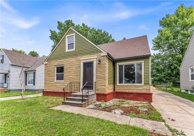 Photo 2 of Single family home for sale at 465 E 272 Street, Euclid, OH 44132 | MLS# 5236564 | Listing updated on 2026-10-07