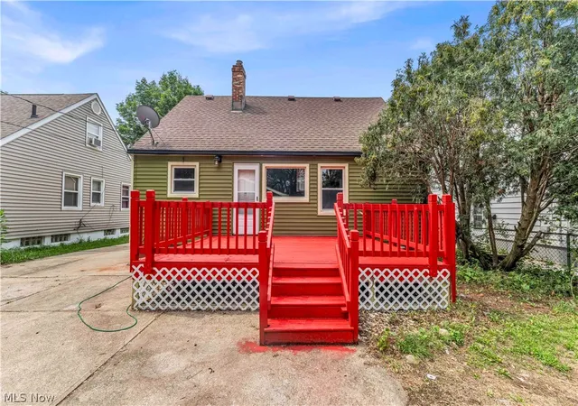 Photo 4 of Single family home for sale at 465 E 272 Street, Euclid, OH 44132 | MLS# 5236564 | Listing updated on 2026-10-07