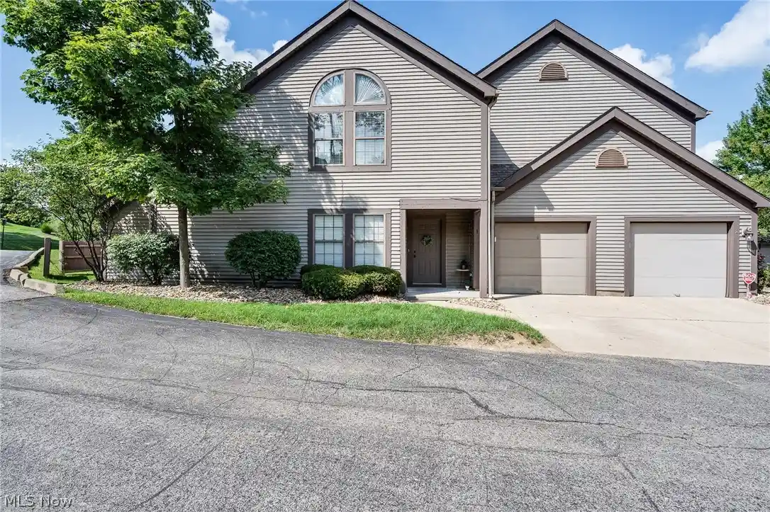 Listing Photo 1 - Condo for sale in 6465 Saint Andrews Dr located at 6465 Saint Andrews Dr, Canfield, OH 44406 - Unit 6465 Saint Andrews Dr
