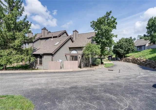 Listing Photo 4 - Condo for sale in building located at 6465 Saint Andrews Dr, Canfield, OH 44406 - Unit #1