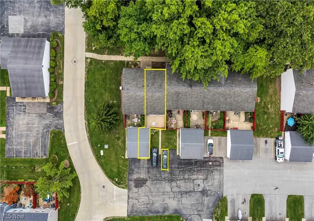 Photo 3 of Condo for sale at 7444 Noble Ct, Mentor, OH 44060 | MLS# 5237296 | Listing updated on 2026-09-30