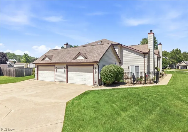 Photo 2 of Sale Pending at 7445 E Huntington Dr #2, Youngstown, OH 44512 | MLS# 5236974 | Listing updated on 2026-09-03