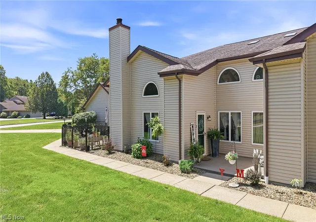 Photo 2 of Sale Pending at 7445 E Huntington Dr #2, Youngstown, OH 44512 | MLS# 5236974 | Listing updated on 2026-09-03