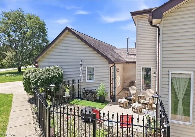 Photo 3 of Sale Pending at 7445 E Huntington Dr #2, Youngstown, OH 44512 | MLS# 5236974 | Listing updated on 2026-09-03