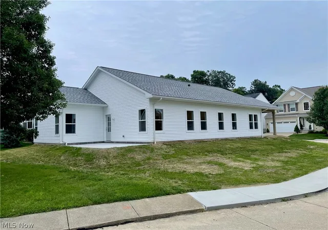 Photo 3 of Single family home for sale at 4547 Aylesworth Dr, Brunswick, OH 44212 | MLS# 5237814 | Listing updated on 2026-09-25