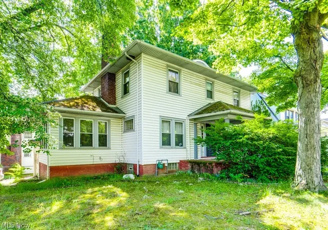 Photo 3 of Sale Pending at 333 Trigonia Dr, Akron, OH 44302 | MLS# 5218971 | Listing updated on 2026-09-10