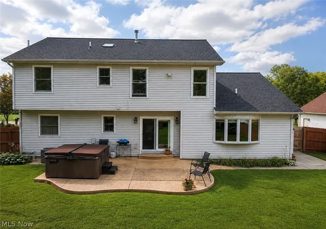 Photo 2 of Single family home for sale at 2975 Vincent Dr, Seven Hills, OH 44131 | MLS# 5237738 | Listing updated on 2026-10-01