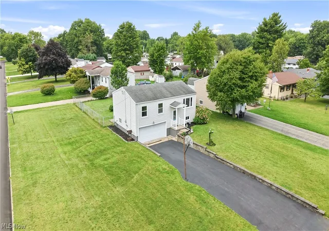 Photo 3 of Single family home for sale at 378 Dehoff Dr, Youngstown, OH 44515 | MLS# 5235946 | Listing updated on 2026-09-12