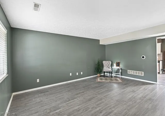 Photo 3 of Sale Pending at 820 Doty Dr, Wadsworth, OH 44281 | MLS# 5235237 | Listing updated on 2026-09-06
