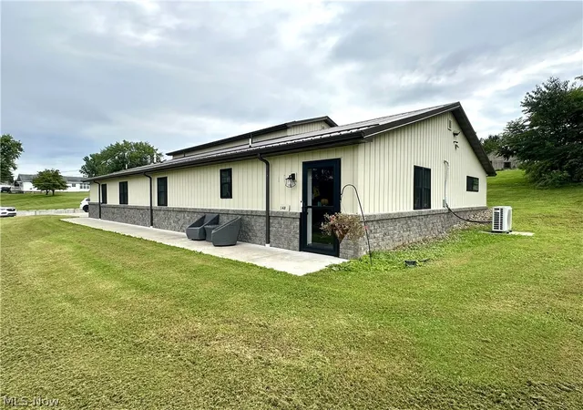 Single family home for sale at 148 Rural Ln, Chester, WV 26034 | MLS# 5237566