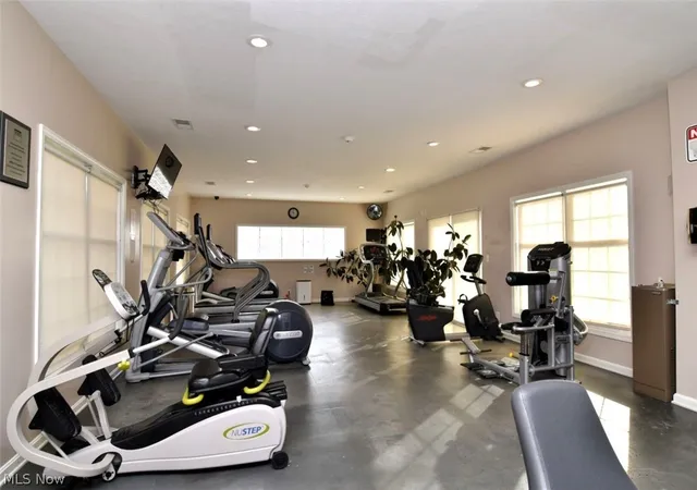Listing Photo 2 - Condo for sale in building located at 5700 York Dr, Cleveland, OH 44124