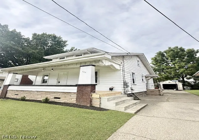 Photo 2 of Single family home for sale at 328 Marmion Ave, Youngstown, OH 44507 | MLS# 5236742 | Listing updated on 2026-09-28